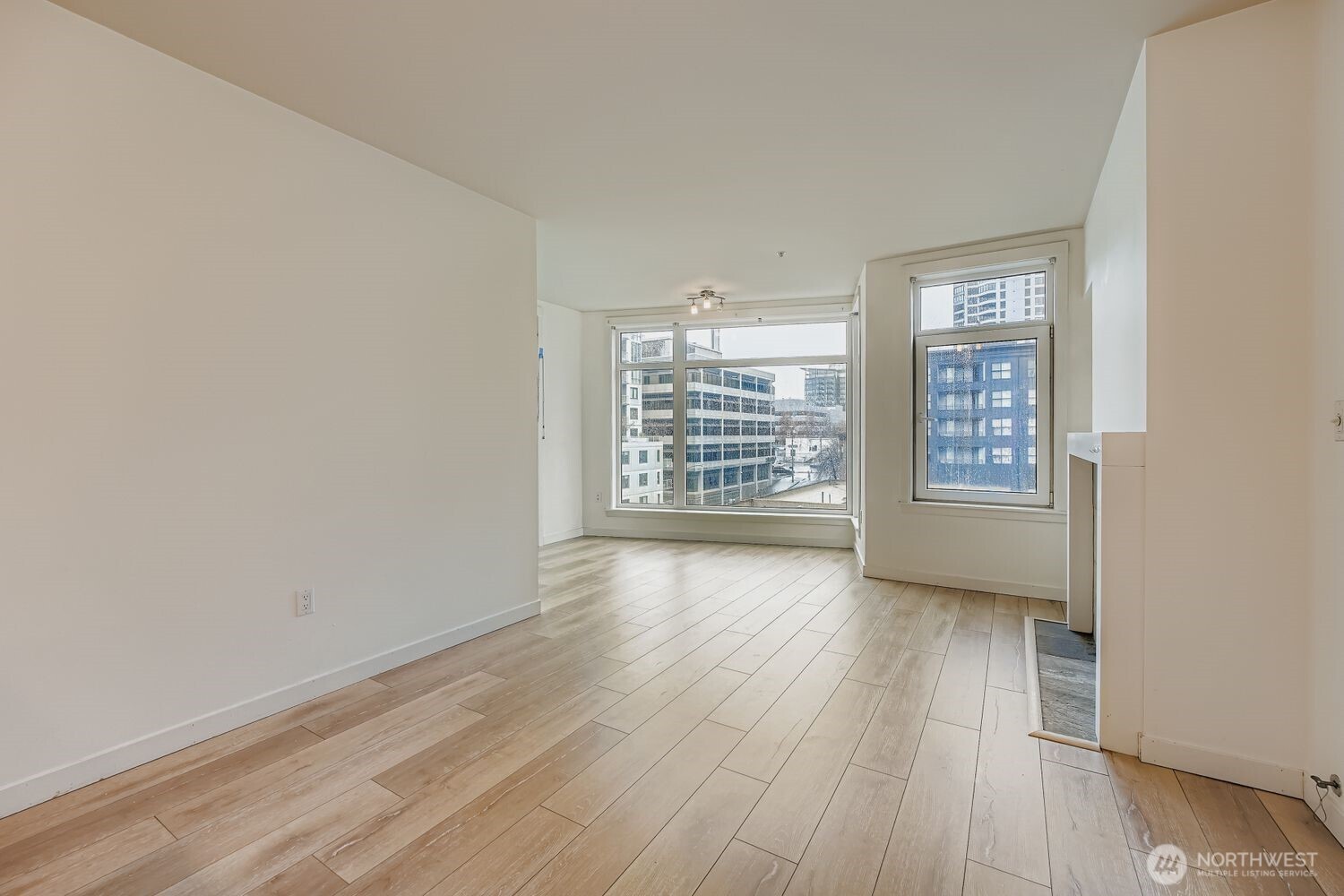2607 Western Avenue Seattle WA 98121