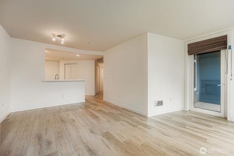 2607 Western Avenue Seattle WA 98121