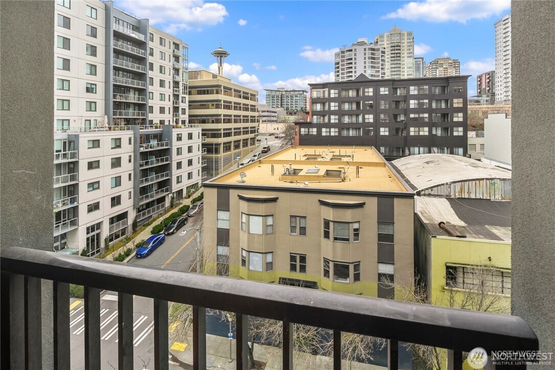 2607 Western Avenue Seattle WA 98121