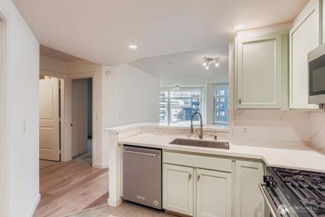 2607 Western Avenue Seattle WA 98121