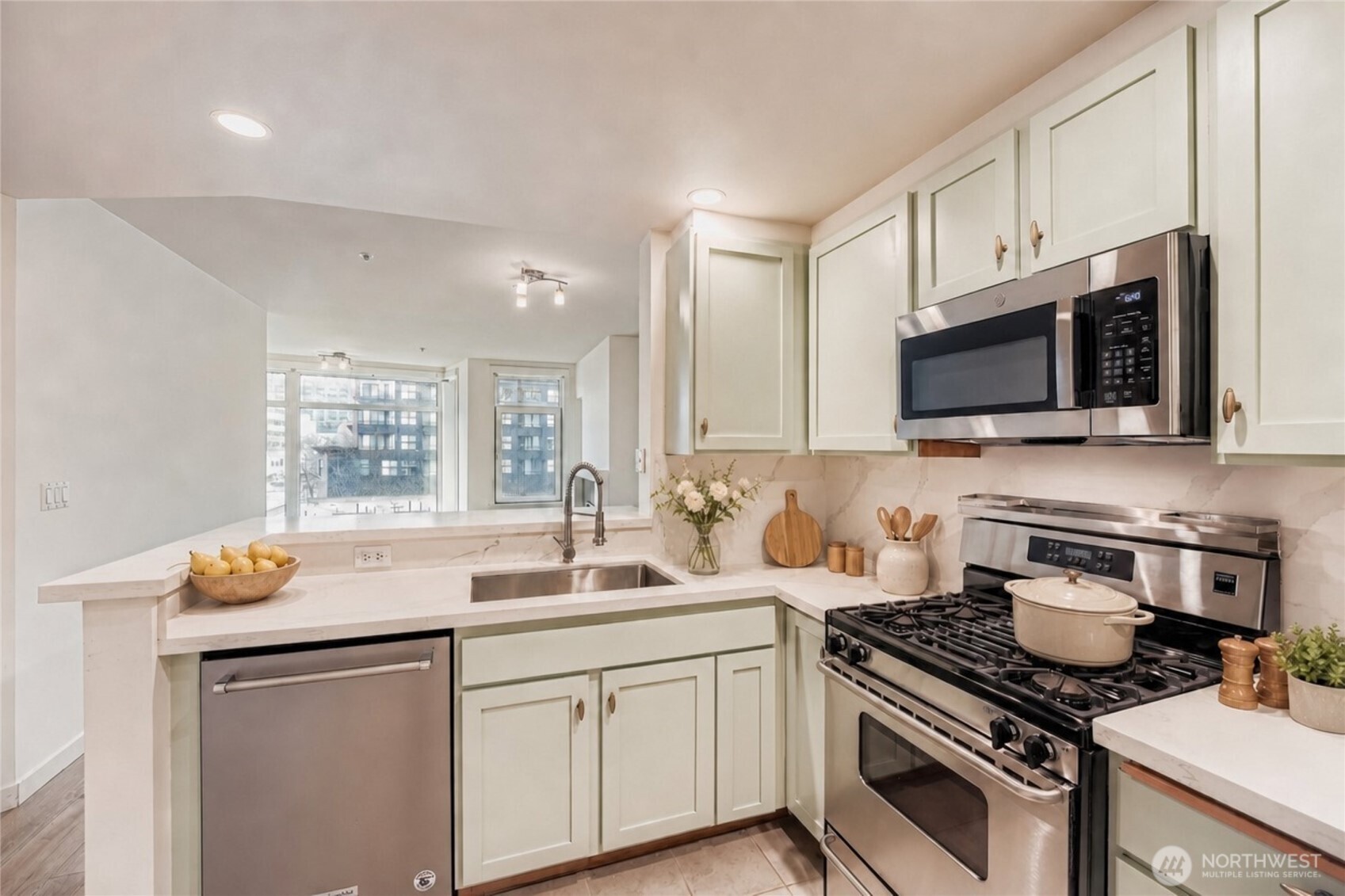 2607 Western Avenue Seattle WA 98121