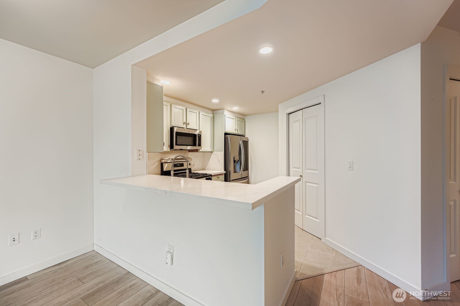 2607 Western Avenue Seattle WA 98121