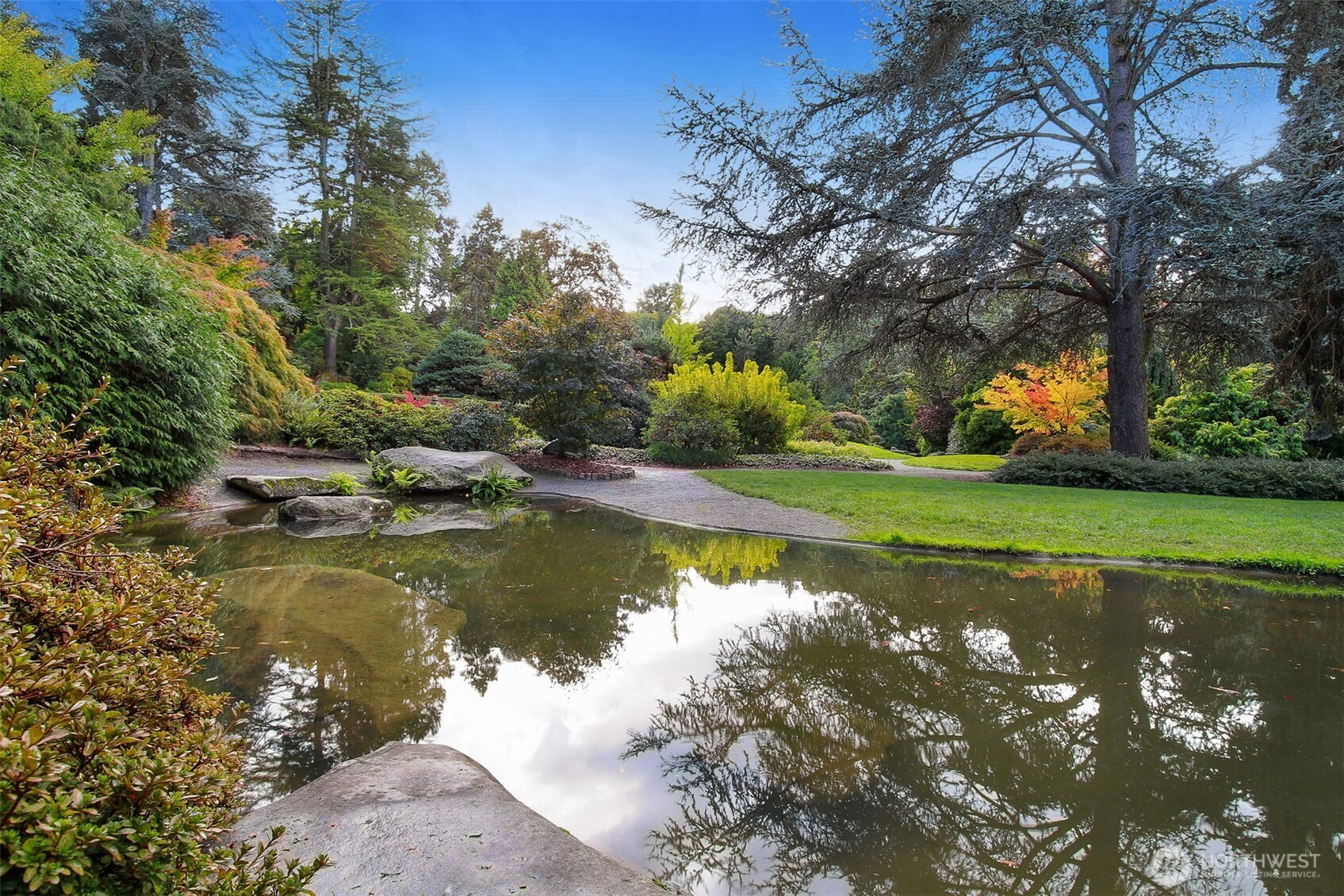 5126 S Garden Loop Road Seattle WA 98118