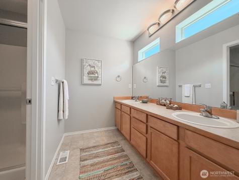 6634 Francis Avenue SE Auburn WA 98092