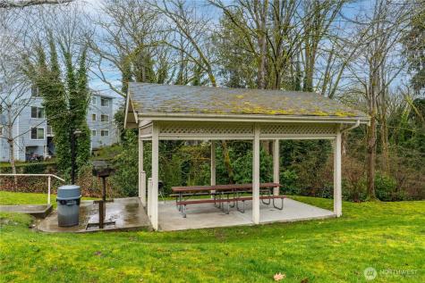 975 Aberdeen Avenue NE Renton WA 98056