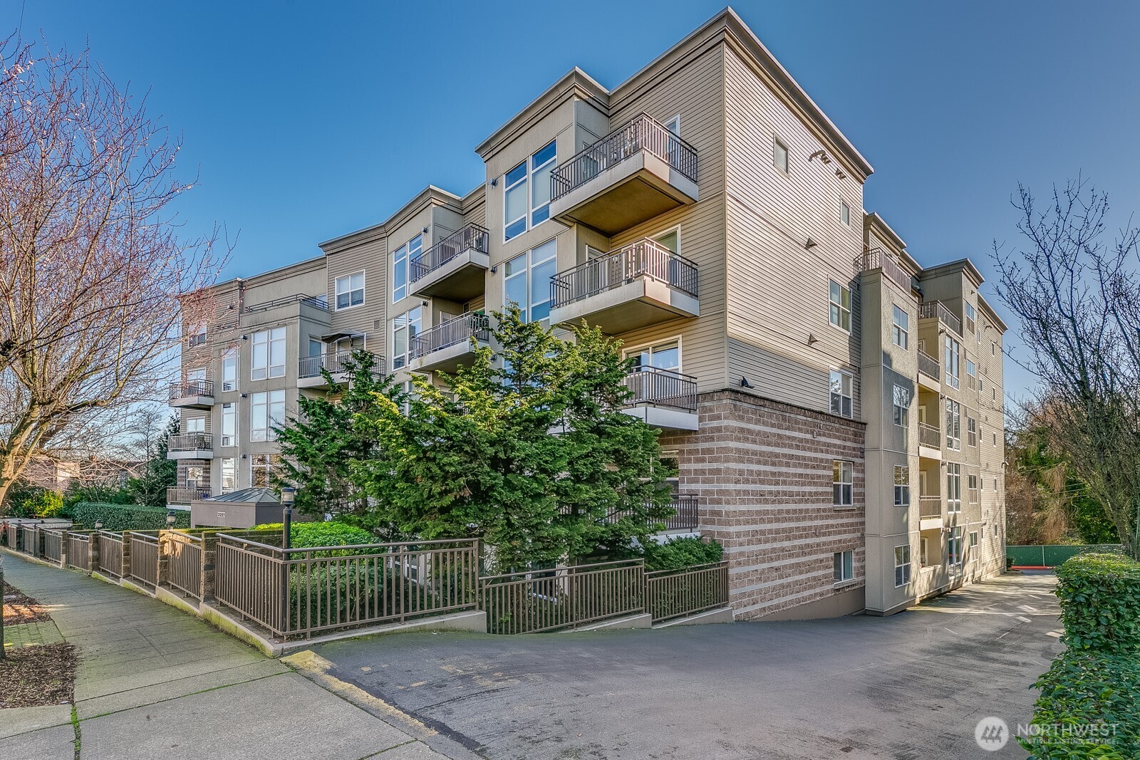 3221 SW Avalon Way Seattle WA 98126