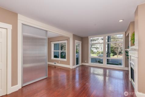 3221 SW Avalon Way Seattle WA 98126