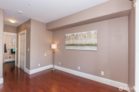 3221 SW Avalon Way Seattle WA 98126