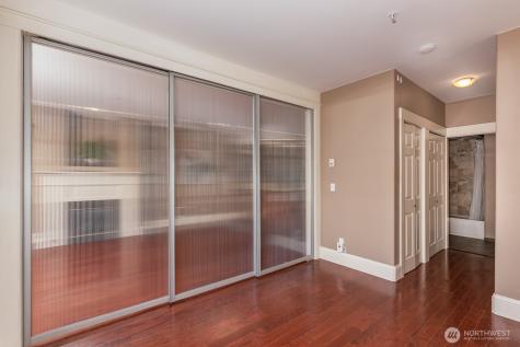 3221 SW Avalon Way Seattle WA 98126