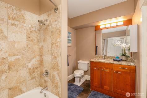 3221 SW Avalon Way Seattle WA 98126