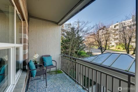 3221 SW Avalon Way Seattle WA 98126