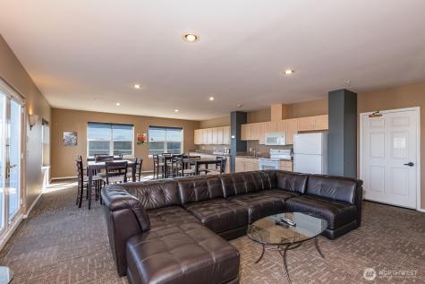 3221 SW Avalon Way Seattle WA 98126