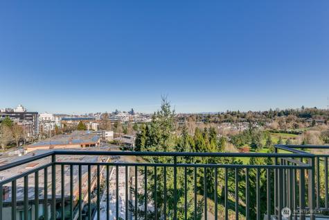3221 SW Avalon Way Seattle WA 98126