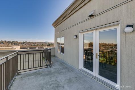 3221 SW Avalon Way Seattle WA 98126