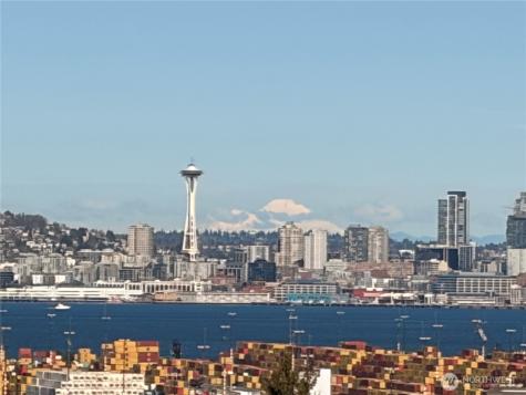3221 SW Avalon Way Seattle WA 98126