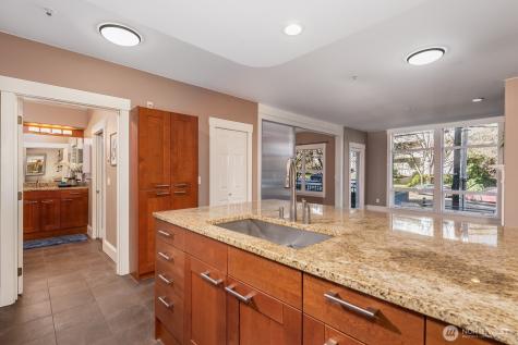 3221 SW Avalon Way Seattle WA 98126
