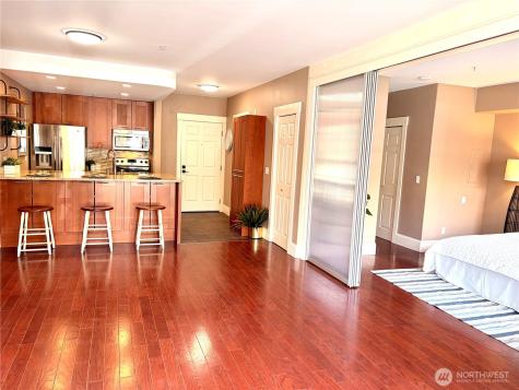 3221 SW Avalon Way Seattle WA 98126