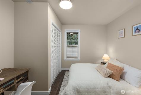 9728 23rd Avenue NE Seattle WA 98115