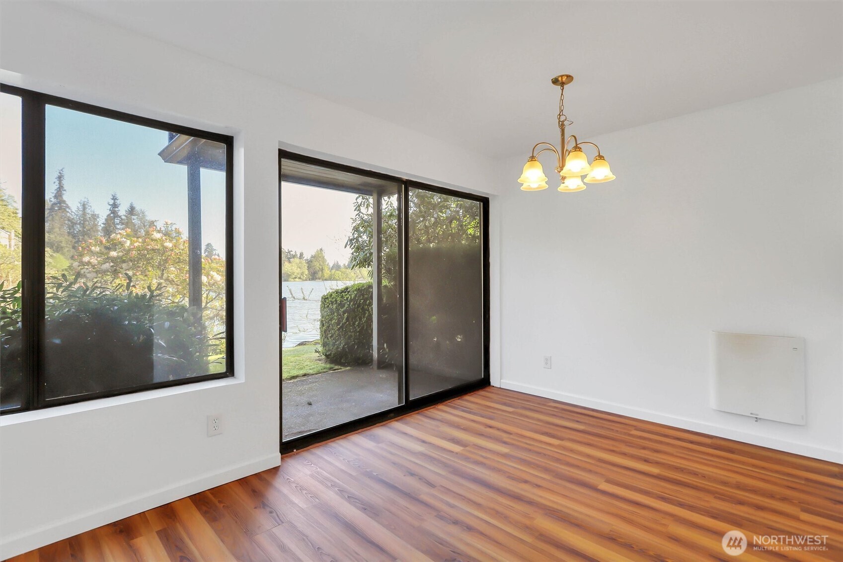 19414 Aurora Avenue N Shoreline WA 98133
