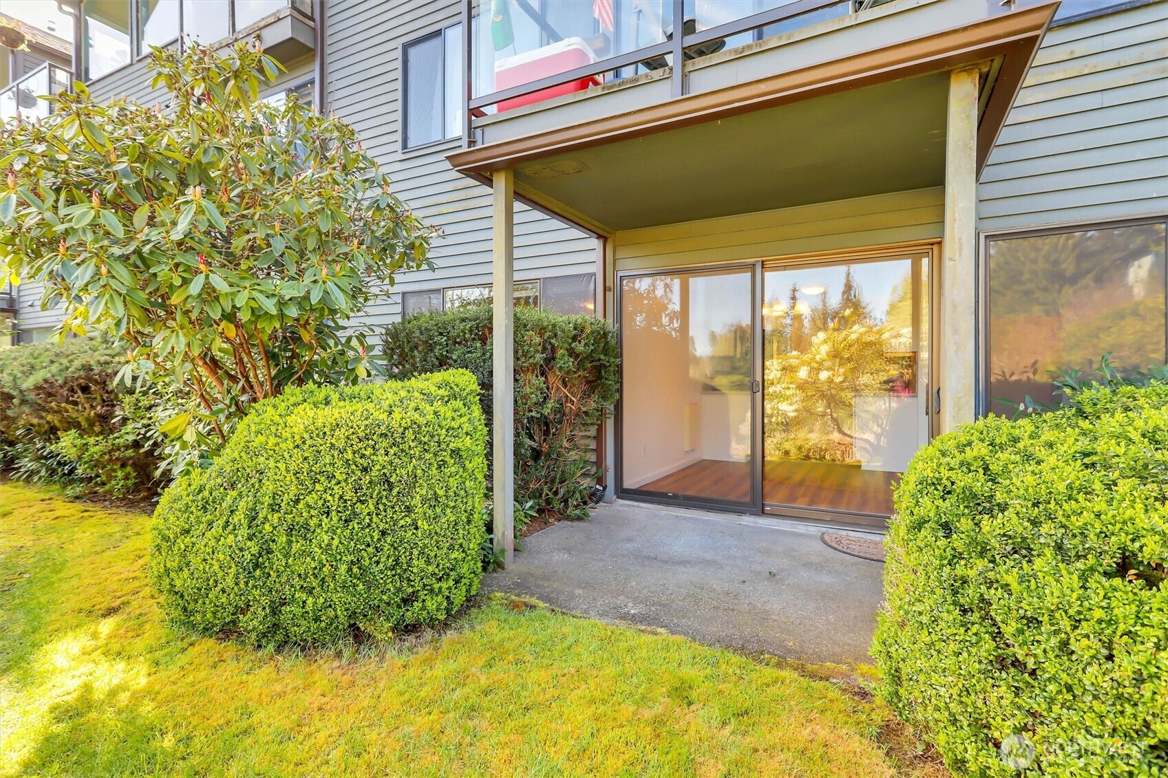 19414 Aurora Avenue N Shoreline WA 98133