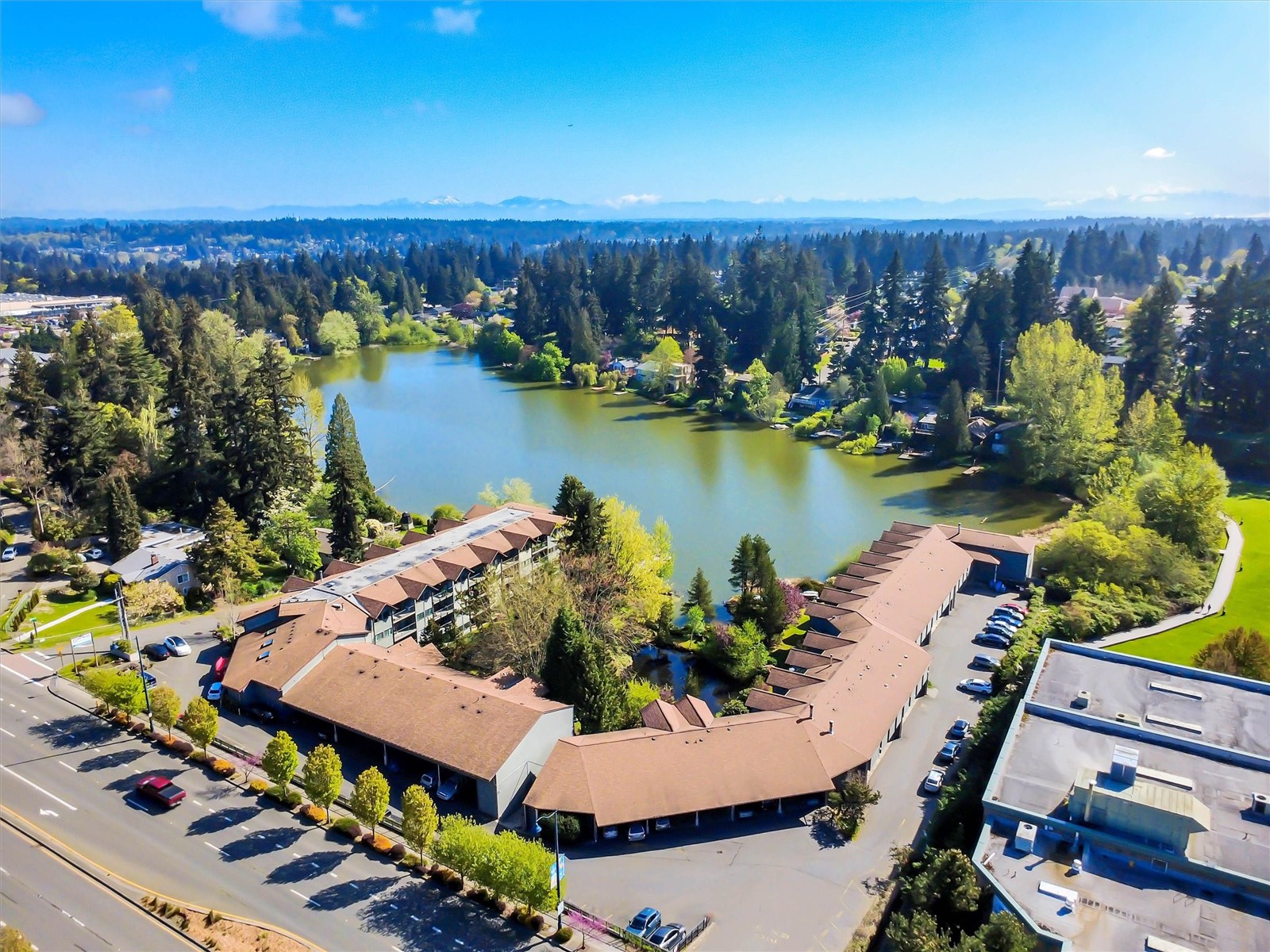 19414 Aurora Avenue N Shoreline WA 98133