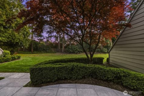 10327 NE 19th Place Bellevue WA 98004