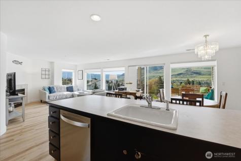 808 West Manson Highway Chelan WA 98816