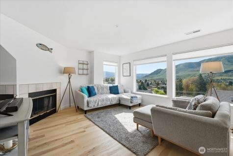 808 West Manson Highway Chelan WA 98816