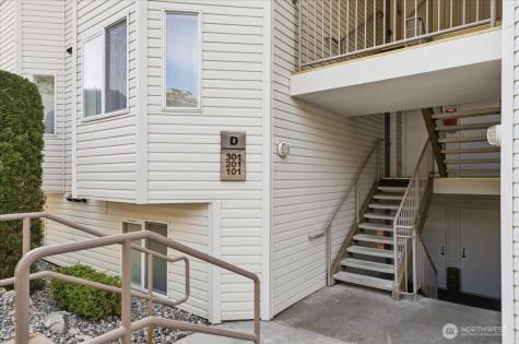 808 West Manson Highway Chelan WA 98816
