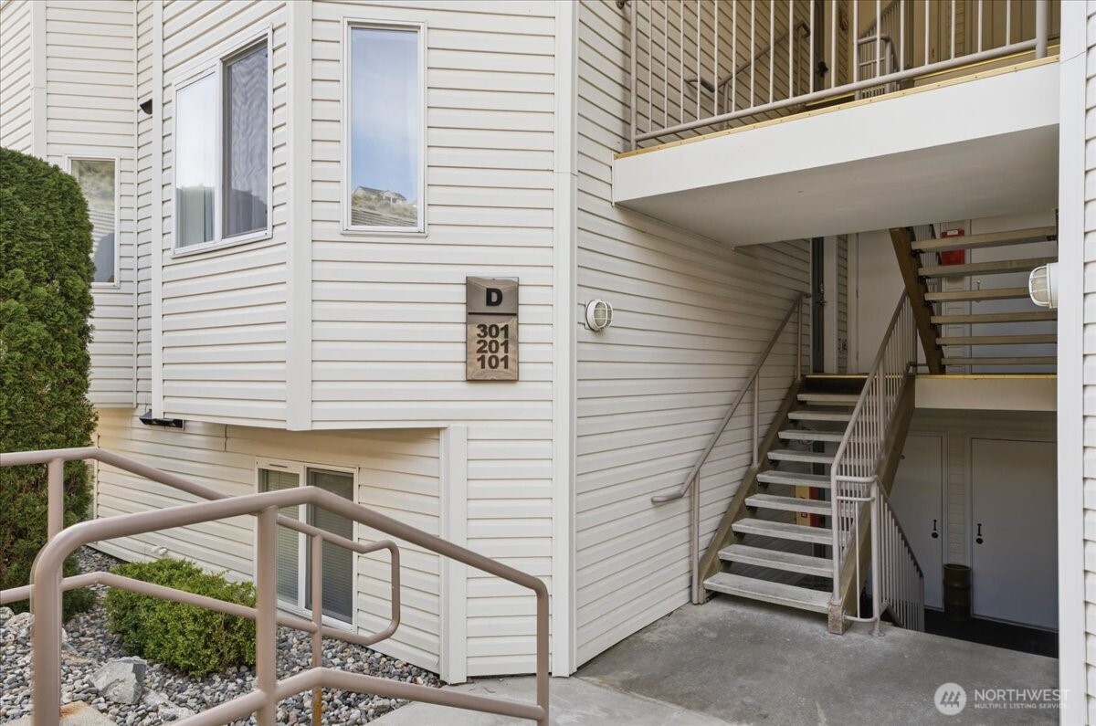 808 W Manson Highway Chelan WA 98816