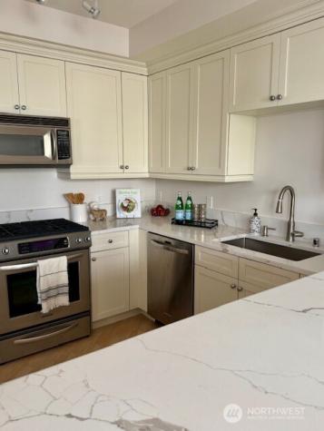 10047 Main Street Bellevue WA 98004