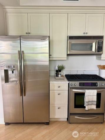 10047 Main Street Bellevue WA 98004