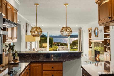 6620 Lake Washington Boulevard NE Kirkland WA 98033