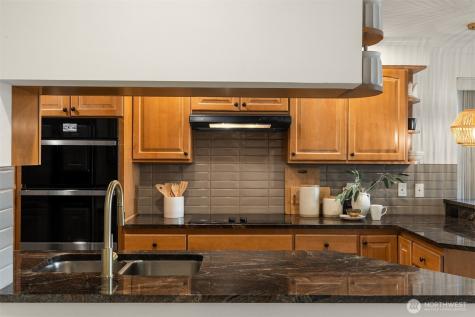 6620 Lake Washington Boulevard NE Kirkland WA 98033