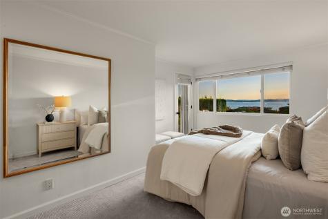 6620 Lake Washington Boulevard NE Kirkland WA 98033