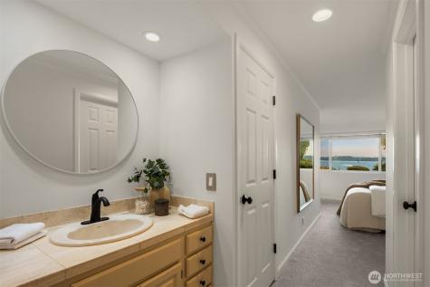 6620 Lake Washington Boulevard NE Kirkland WA 98033