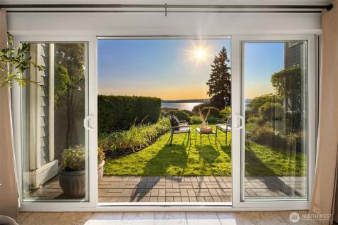 6620 Lake Washington Boulevard NE Kirkland WA 98033