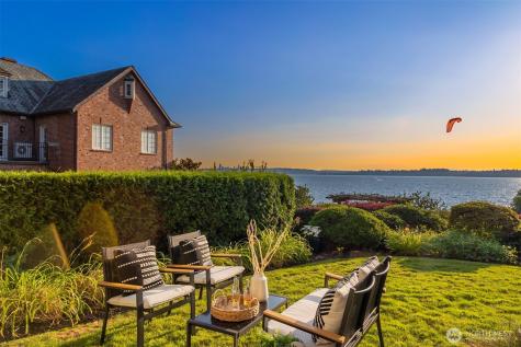 6620 Lake Washington Boulevard NE Kirkland WA 98033