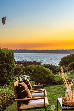 6620 Lake Washington Boulevard NE Kirkland WA 98033