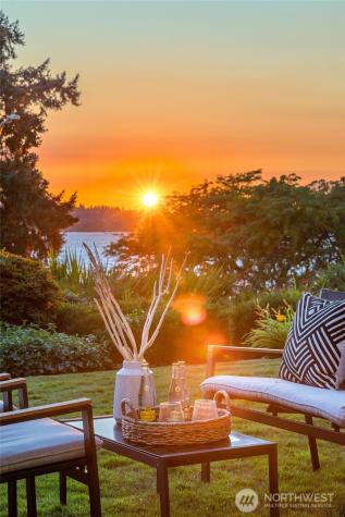 6620 Lake Washington Boulevard NE Kirkland WA 98033