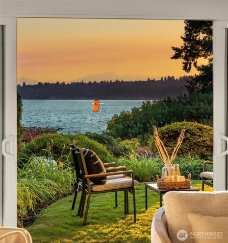 6620 Lake Washington Boulevard NE Kirkland WA 98033