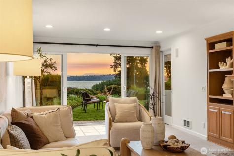 6620 Lake Washington Boulevard NE Kirkland WA 98033