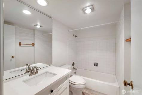 8501 Zircon Drive SW Lakewood WA 98498