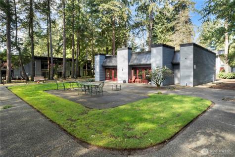 8501 Zircon Drive SW Lakewood WA 98498