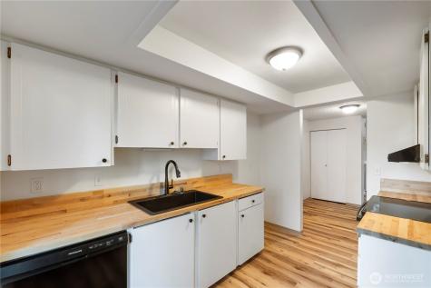 8501 Zircon Drive SW Lakewood WA 98498