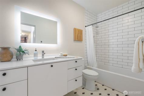 4566 Flying Goat Avenue NE Bainbridge Island WA 98110