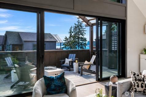 4566 Flying Goat Avenue NE Bainbridge Island WA 98110