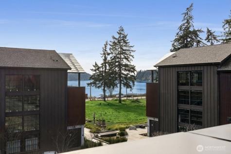 4566 Flying Goat Avenue NE Bainbridge Island WA 98110