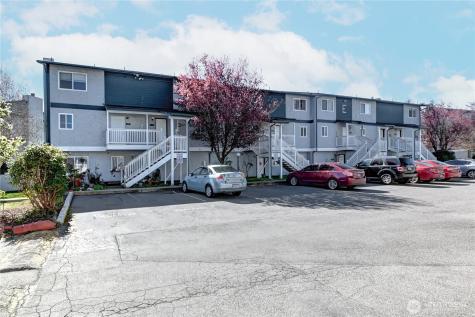 8823 Holly Drive Everett WA 98208