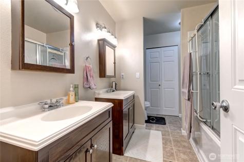 8823 Holly Drive Everett WA 98208